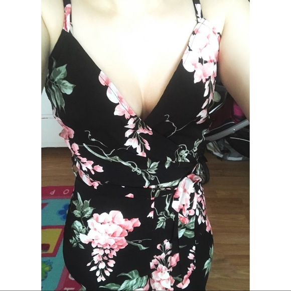 🌸LAST 1 SZ 2- Black Floral slit Jumpsuit - Picture 6 of 6